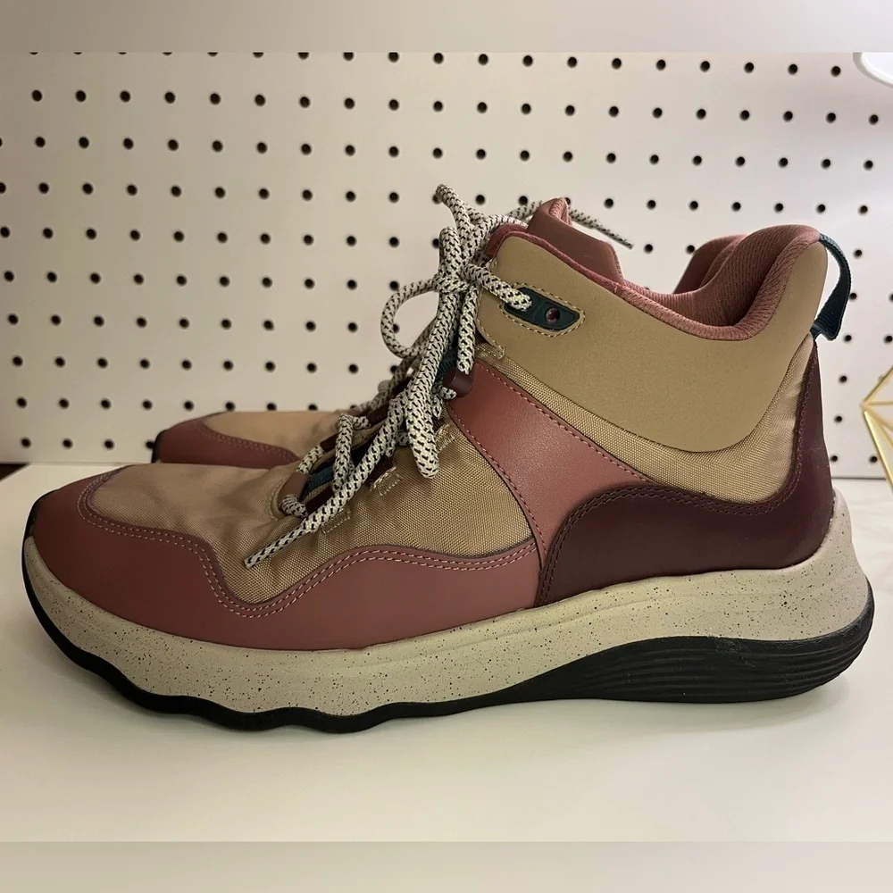 Clarks Women's Jaunt Lo Hiking Boot in Taupe Combi Size 11 Outdoor Gorpcore Boho